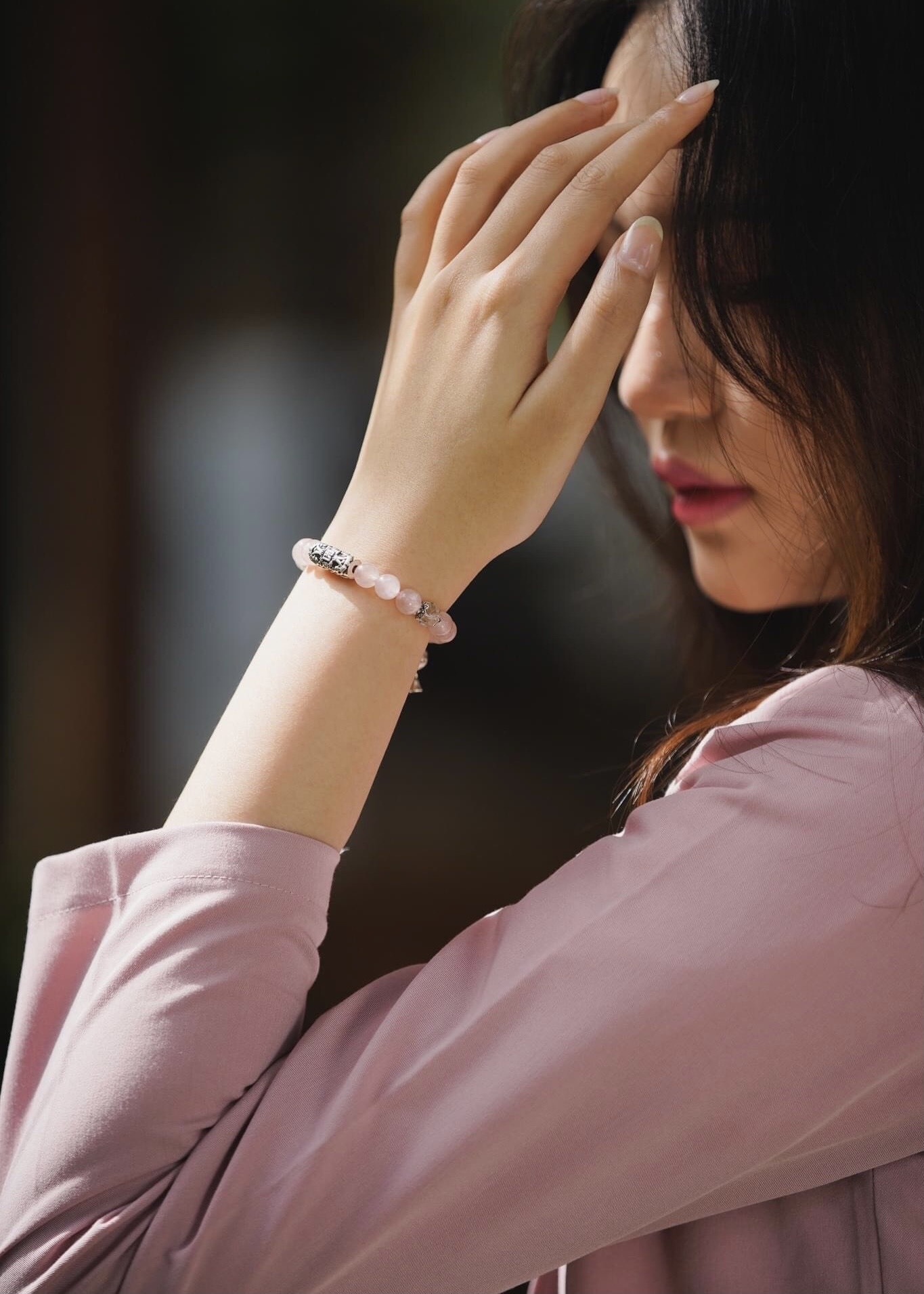 kho khan khi lam nguoi mau tay anh 7