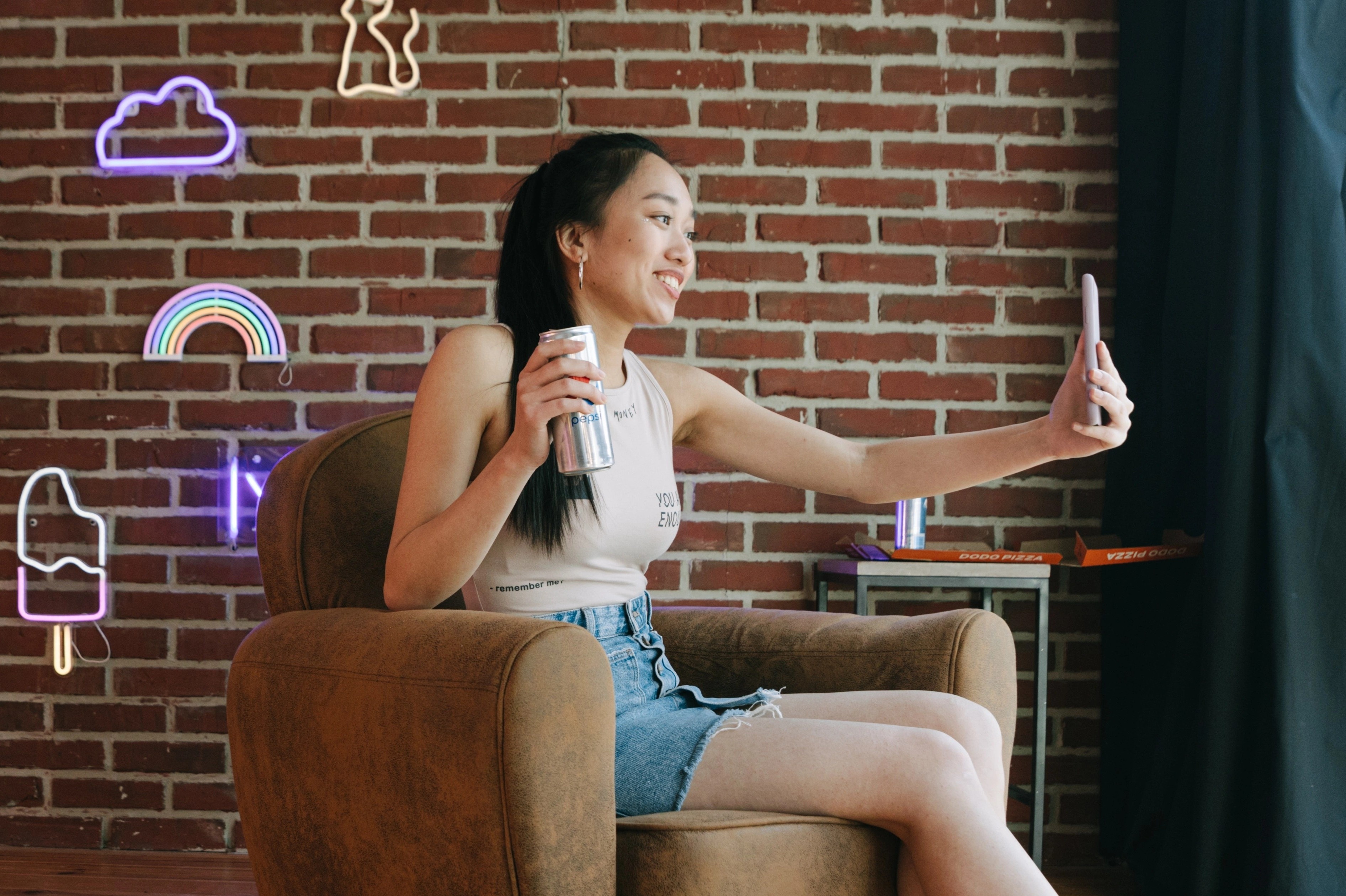 Millennials can nha tien nghi, Gen Z thich noi o dep hinh anh