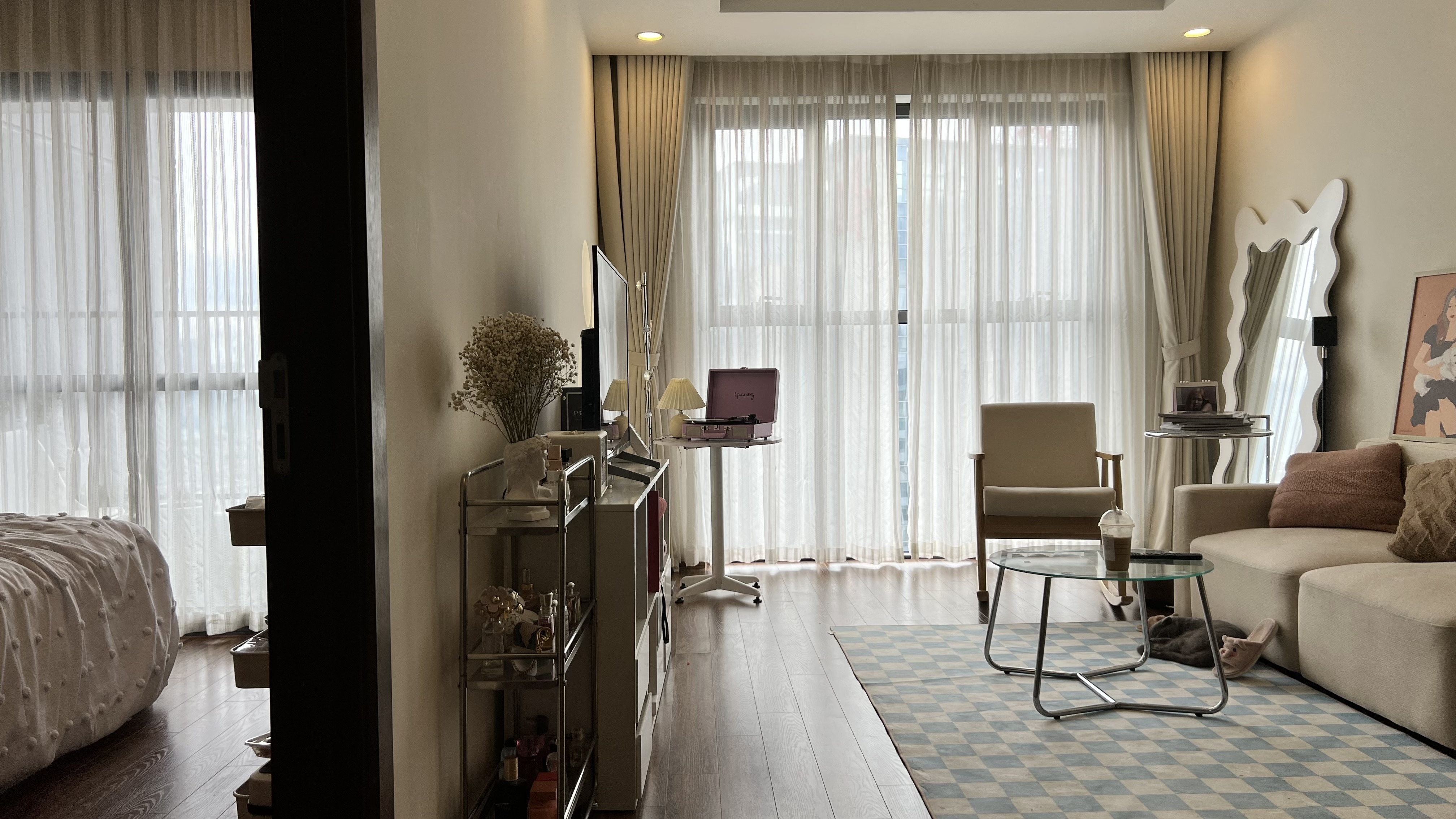 nguoi tre trang tri nha thue anh 9