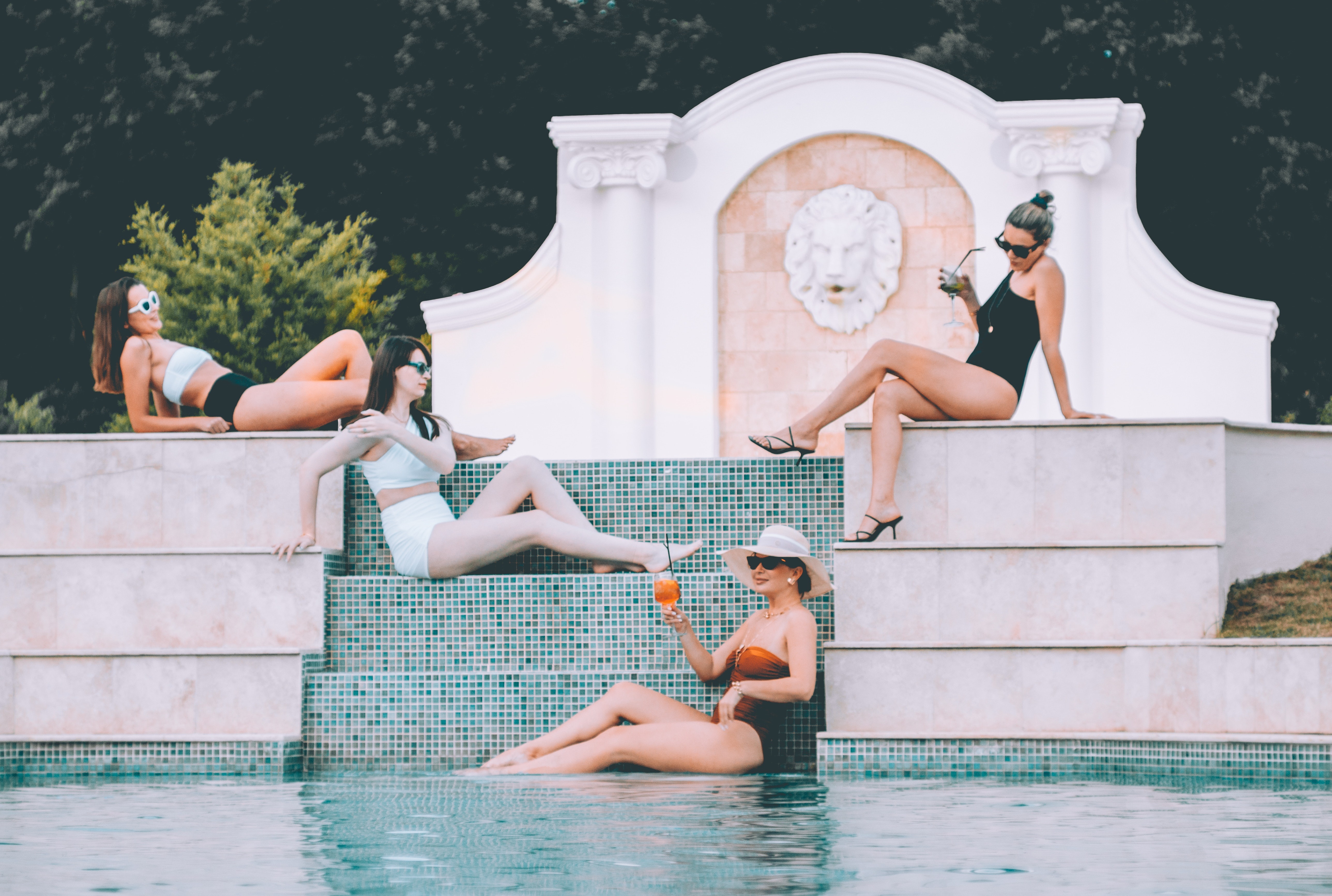 7 mau phu nu de tro nen giau co hinh anh