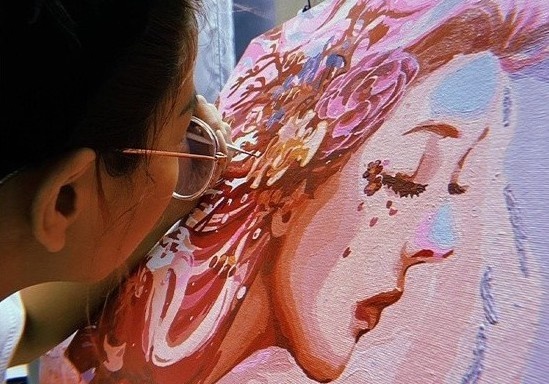 To 8 buc tranh so hoa trong 2 thang gian cach hinh anh