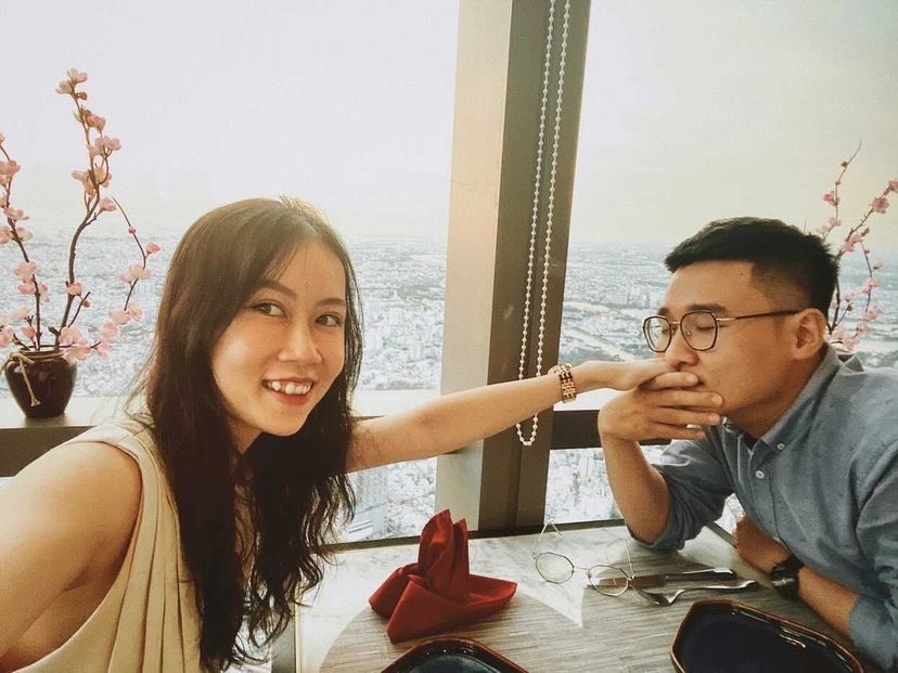 Toi gap lai nguoi yeu sau 4 thang gian cach xa hoi hinh anh
