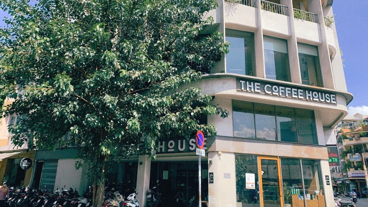 5 tiem ca phe da mo ban tai cho o khu vuc Phan Xich Long hinh anh