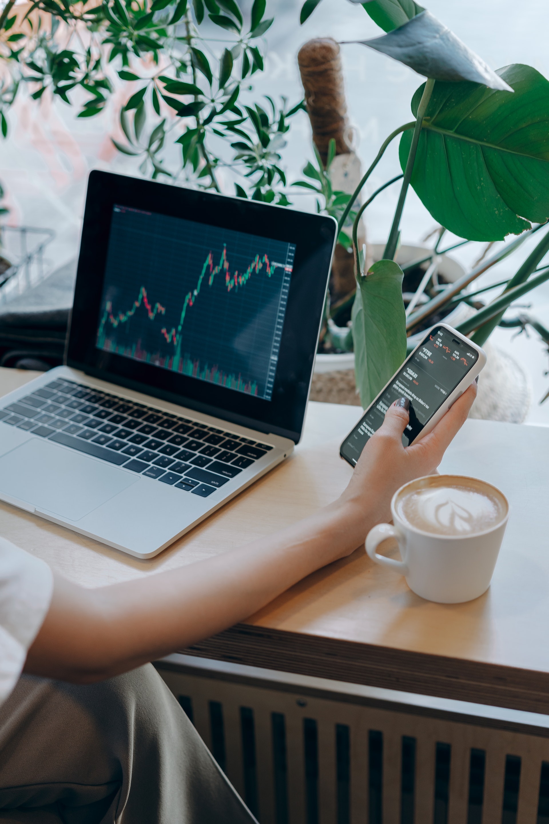 Nên đầu tư chứng khoán trực tiếp hay thông qua quỹ mở? ảnh 3 Nen dau tu chung khoan truc tiep hay thong qua quy mo? anh 3