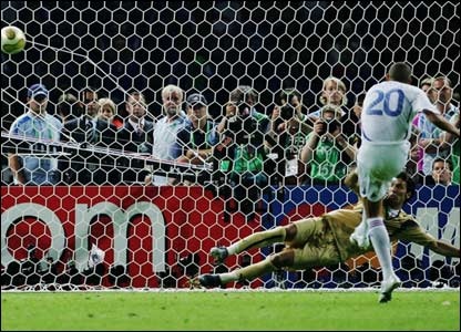 David Trezeguet sut hong phat den World Cup 2006 hinh anh