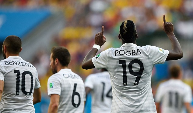 Pogba ăn mừng sau khi ghi bàn thắng hạ Nigeria. Ảnh: Getty.