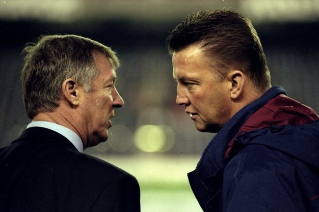 Van Gaal (phải) sẽ không bắt chước Sir Alex Ferguson. Ảnh: Getty.