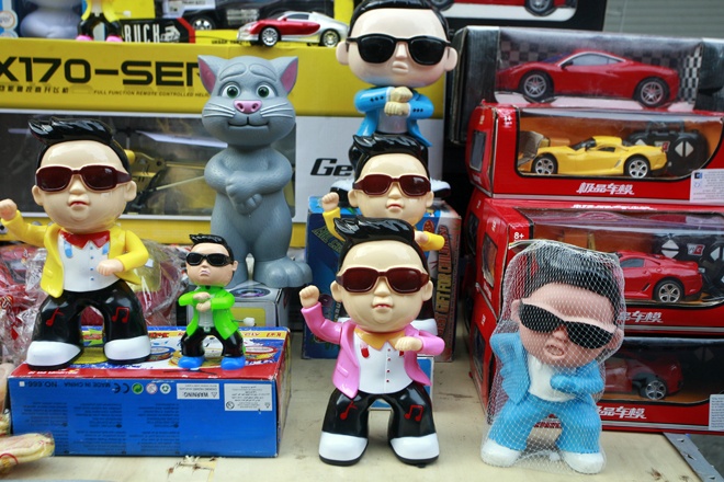 Ma toc do va Gangnam Style chiem linh mat duong Hang Ma hinh anh