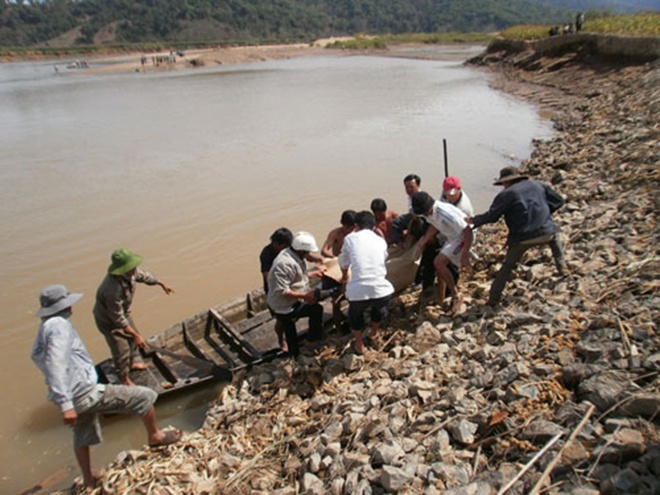 Them 3 nguoi chet do bao so 10 tai Quang Nam hinh anh