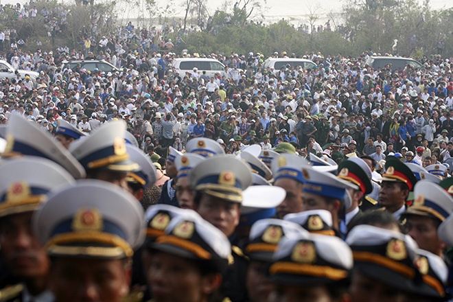 Tinh cam cua nguoi dan den Vung Chua vieng Dai tuong hinh anh