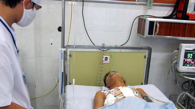 'Cap cuu toi khan cap' benh nhan bi dam thung tim hinh anh