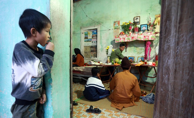 3 ngoi nha, 5 dam tang sat nhau sau dam chay khu an choi hinh anh