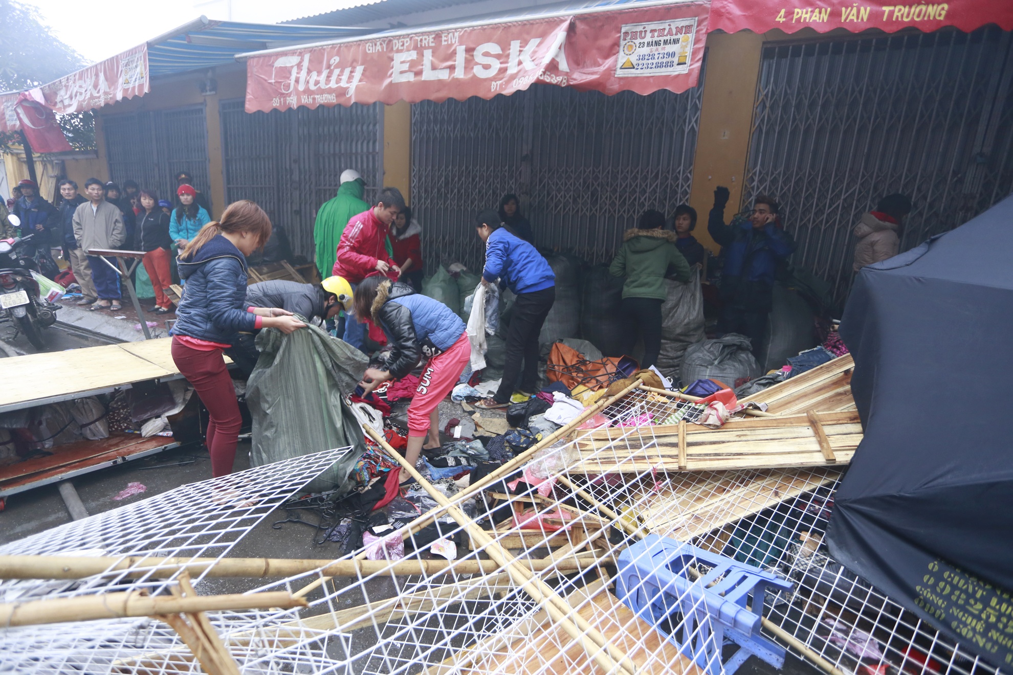 Cho o Ha Noi chay du doi, dan lao vao cuu do hinh anh