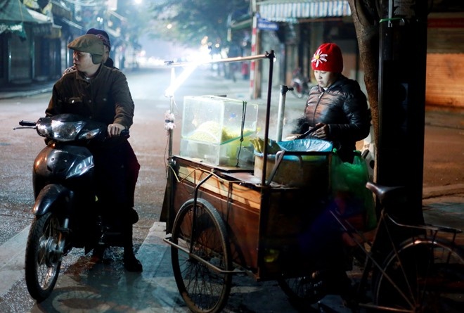 Kiem vai nghin bac le trong dem gia lanh 6 do C hinh anh