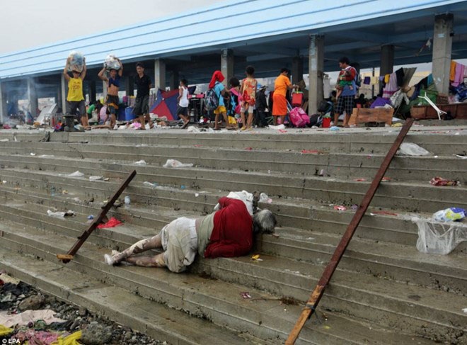 Loi dung bao Haiyan, sat hai can bo quan ly cong thuy loi hinh anh
