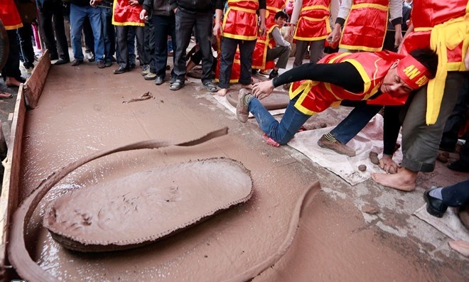 100 cao thu trinh dien phao dat no to nhu sam hinh anh