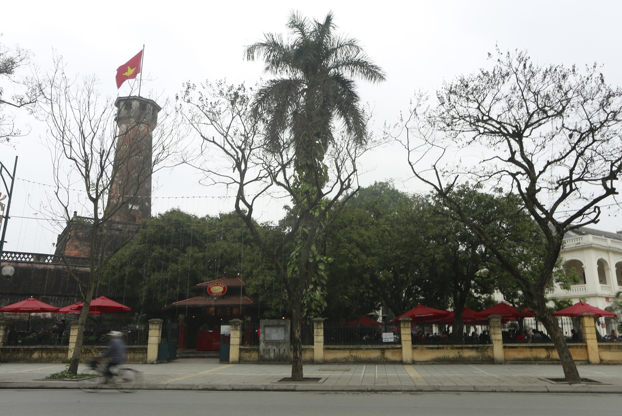 Highlands: Ca phe chuoi voi dia diem 'vang' hinh anh