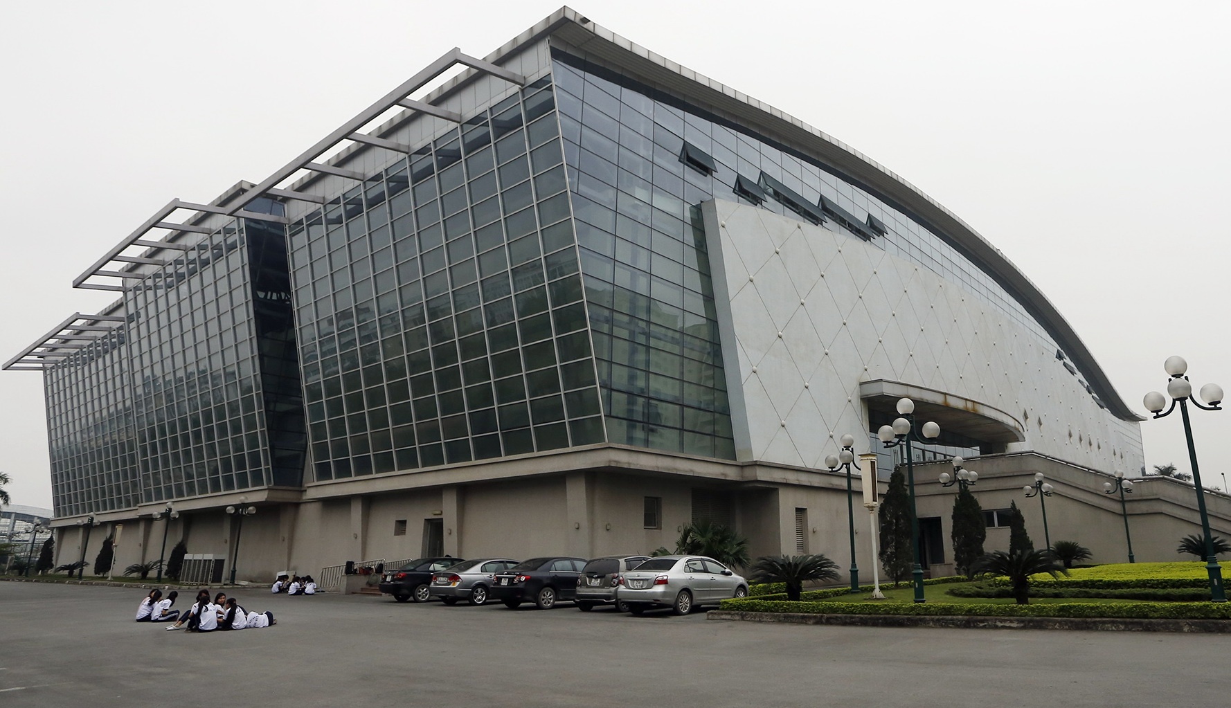 Cong trinh the thao ngan ty thanh quan ca phe, massage hinh anh