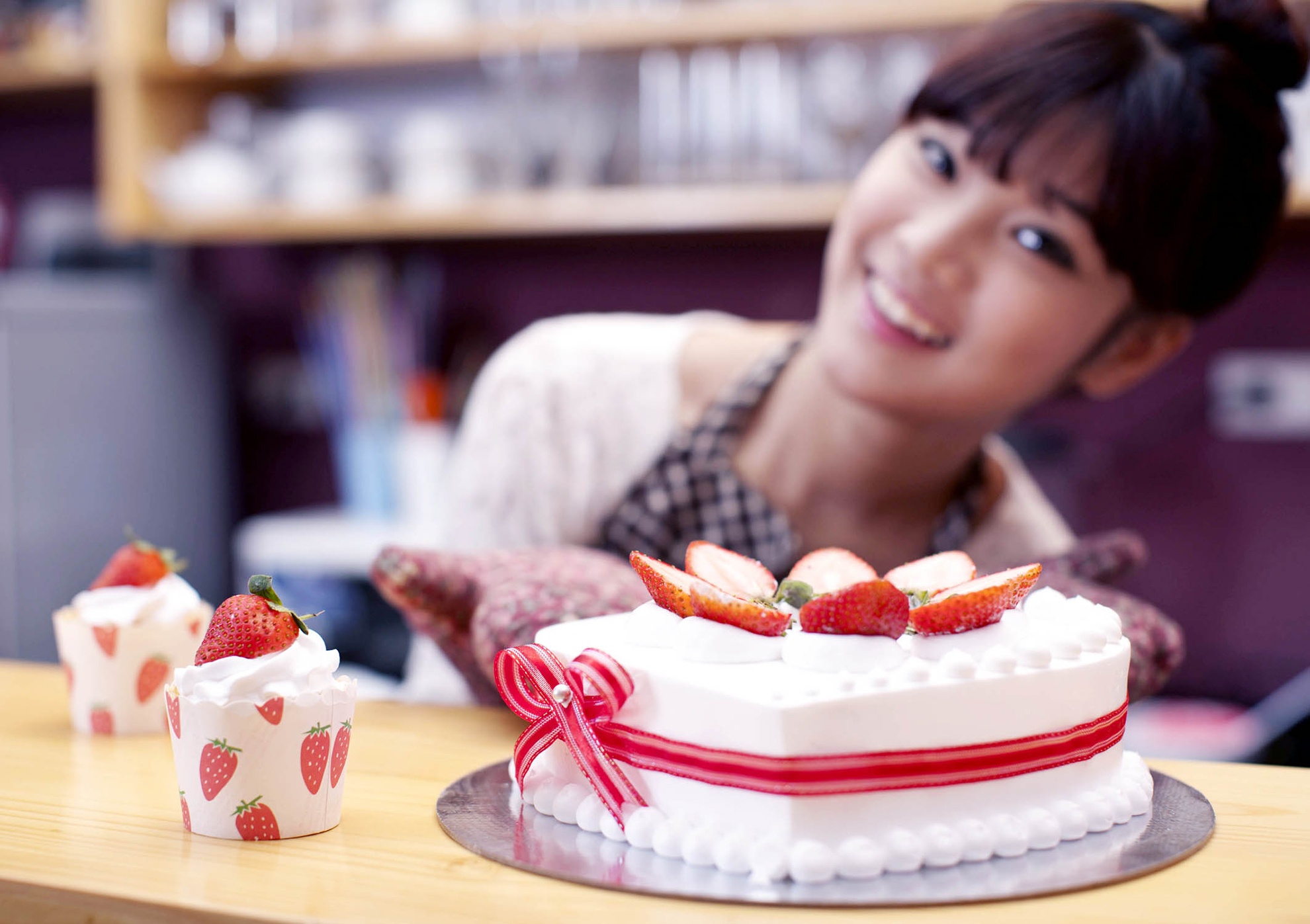 Quan ca phe cho khach tu lam banh voi 15.000 dong hinh anh