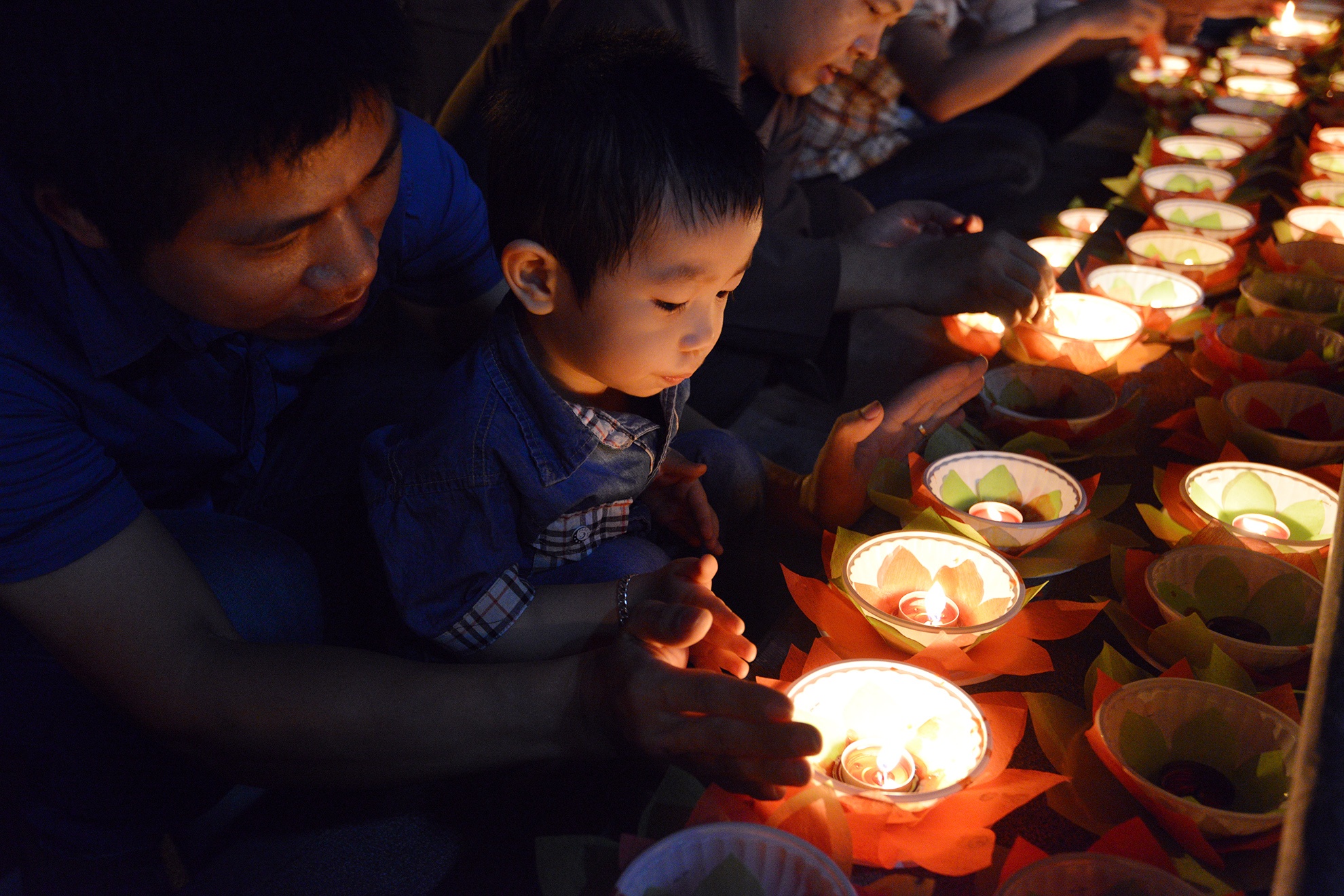 Le cau sieu cho cac nan nhan tu vong vi dich soi hinh anh