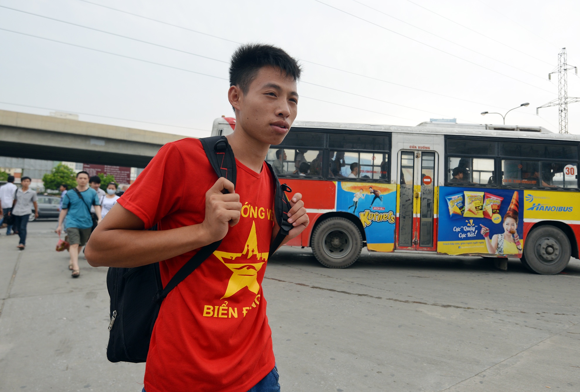 Còn sĩ tử quê Trùng Khánh, tỉnh Hà Giang này chọn cho mình chiếc áo có dòng chữ 
