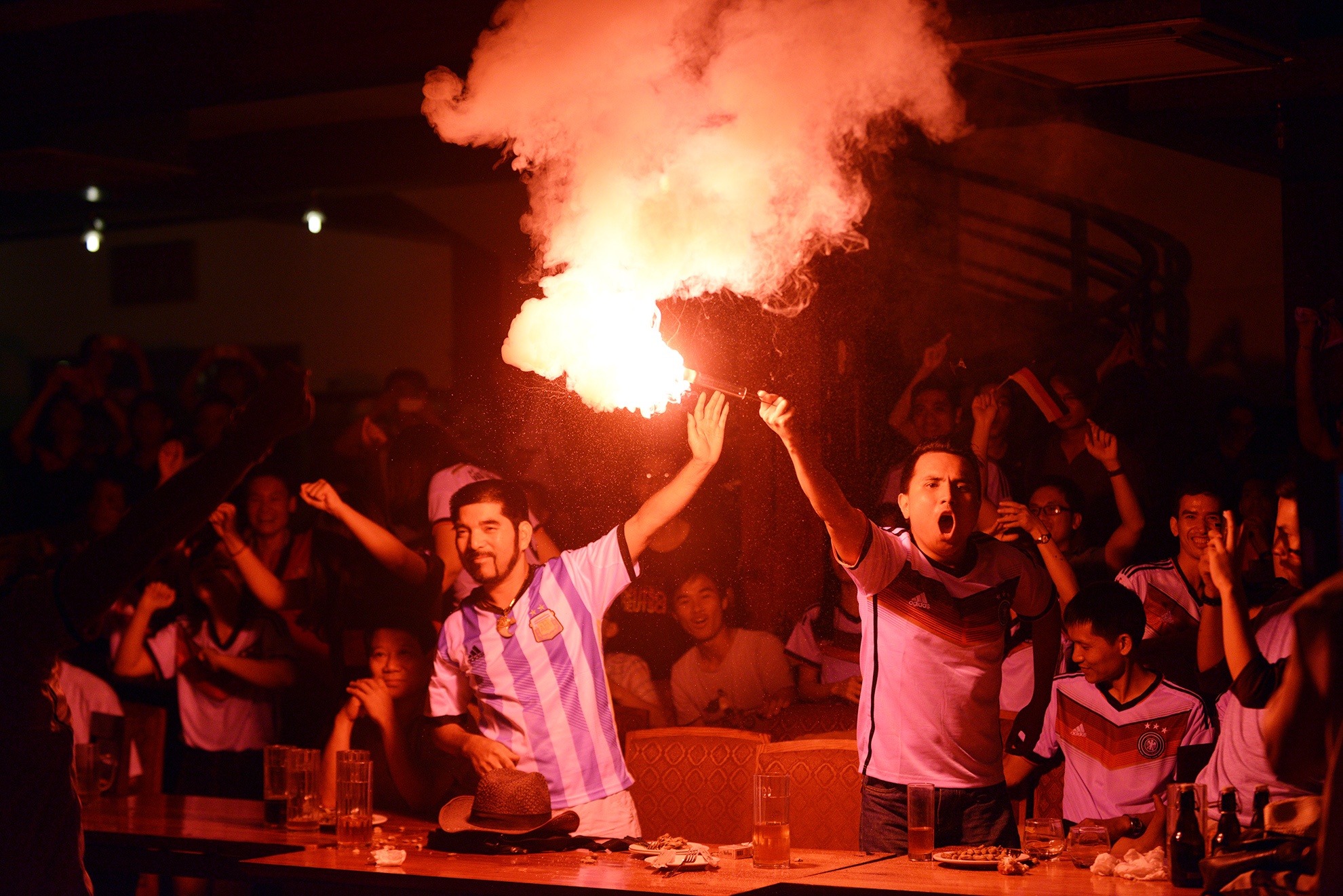 CDV Viet Nam dot phao sang an mung chien thang tuyen Duc hinh anh