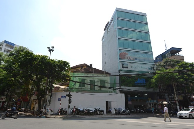 Stabucks mo dong loat 3 cua hang tren cac pho lon o Ha Noi hinh anh