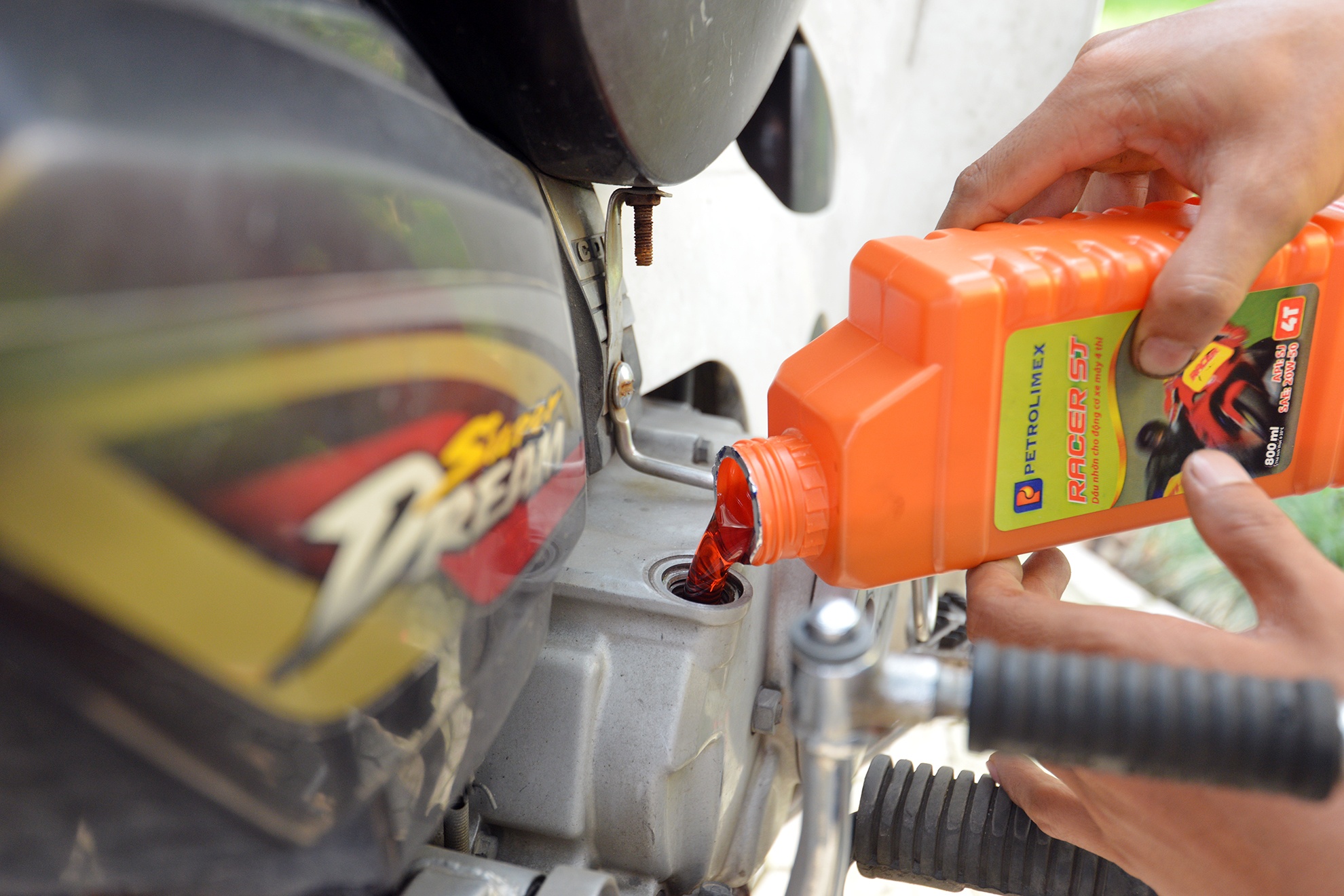 Dich vu thay dau luu dong no ro o Ha Noi hinh anh