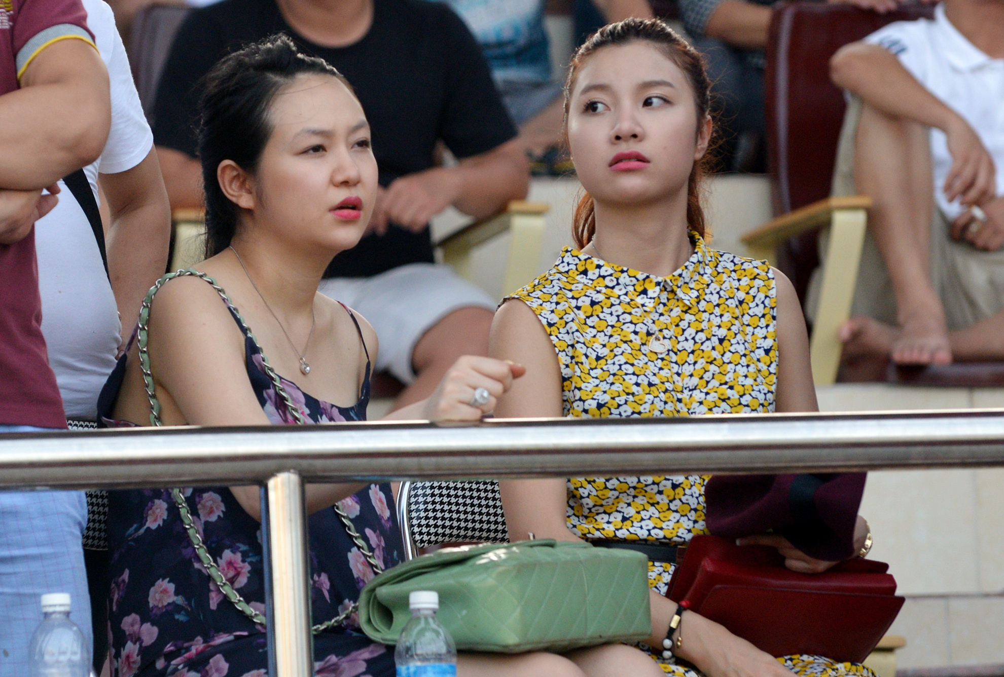 Vo Tuan Hung bung bau van den co vu chong da bong hinh anh