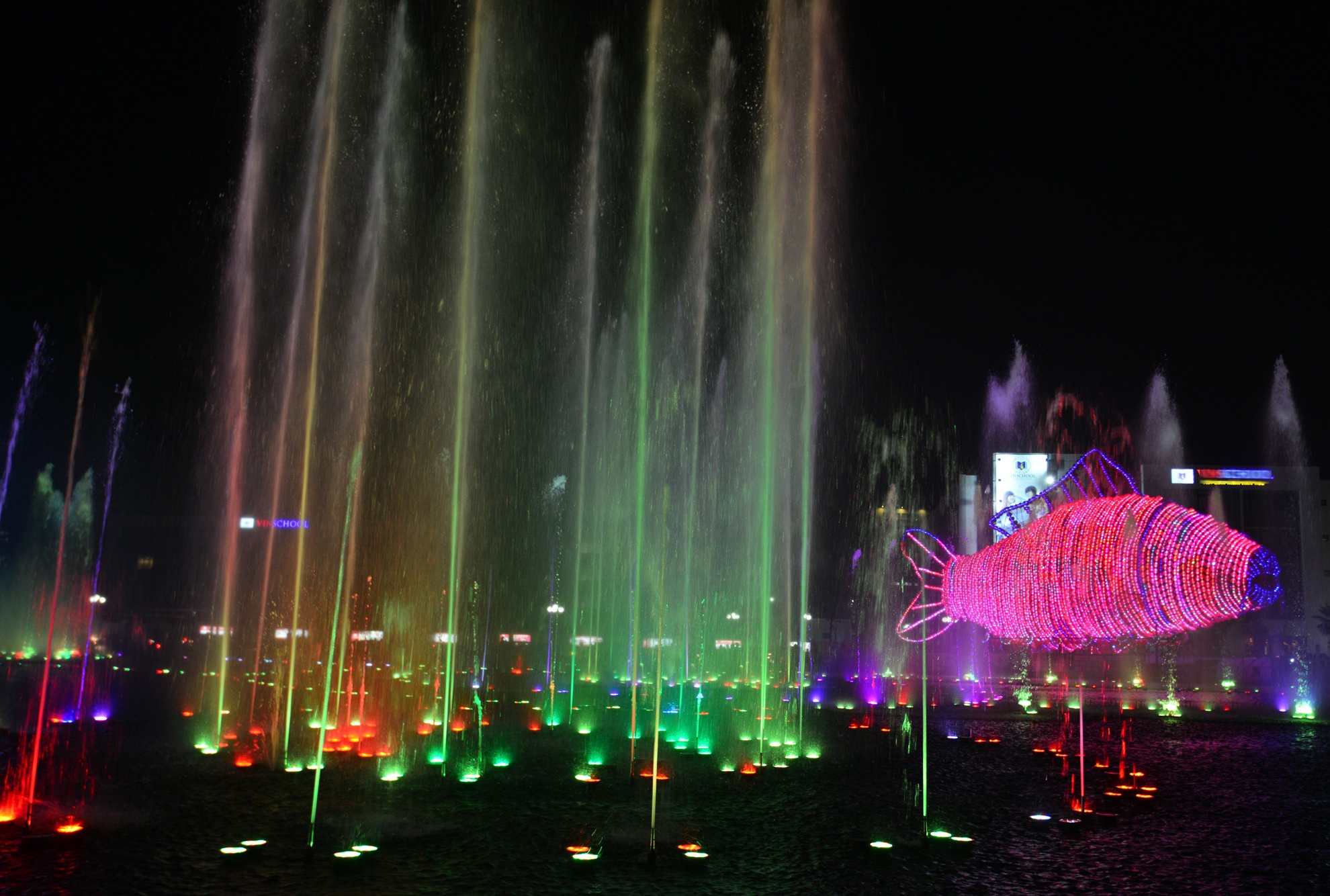 Den long ca chep khong lo lon nhat Viet Nam hinh anh