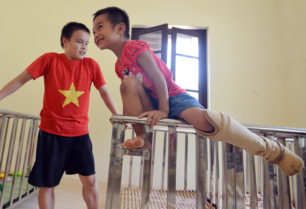 Cuoc song moi cua 17 tre em chua Bo De hinh anh