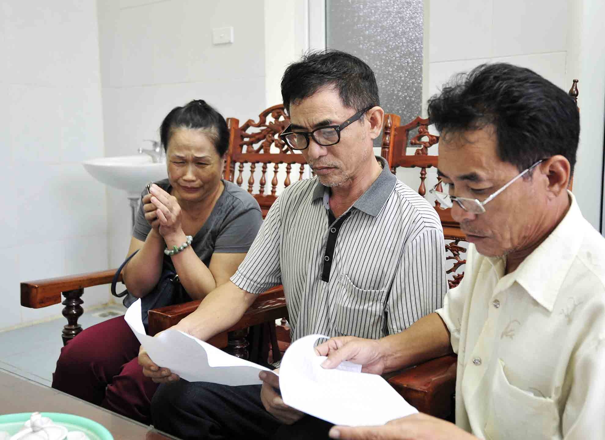 Người nhà nạn nhân Trần Thanh Tân (SN 1989) 