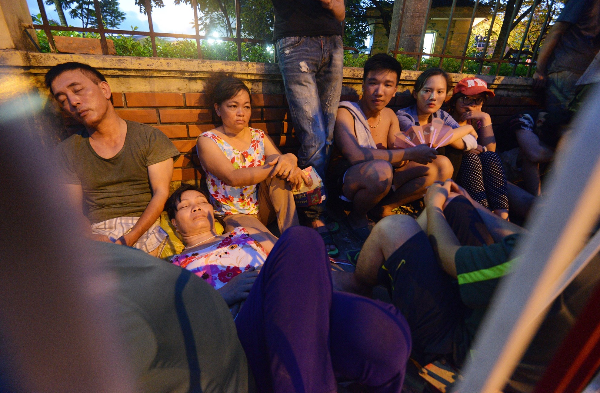 CDV ngu o vuon hoa cho mua ve chung ket U19 VN - Nhat Ban hinh anh