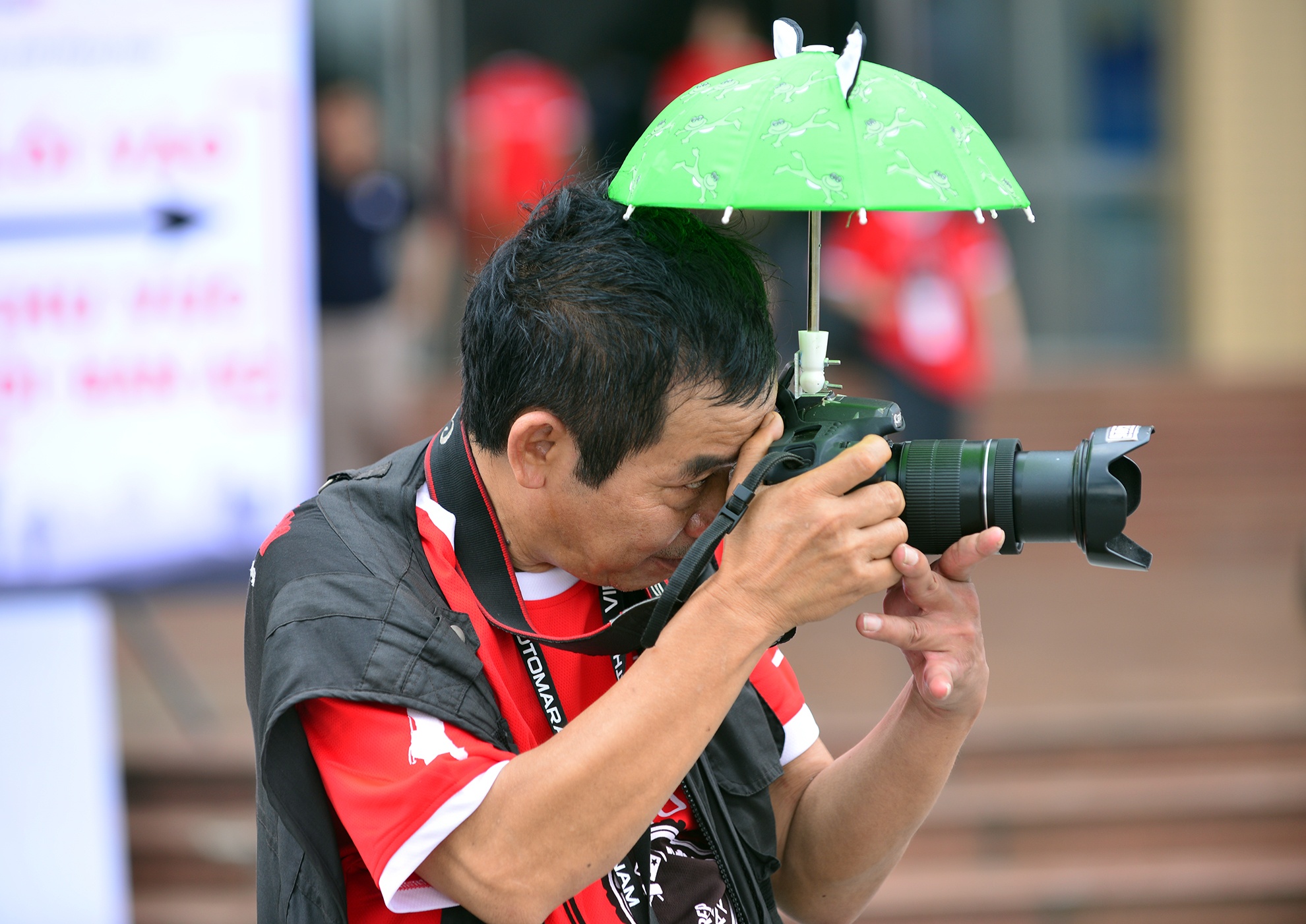 Nhiep anh gia cao tuoi 9 nam di thi sang tac anh nhanh hinh anh