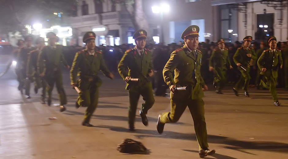 Hang nghin nguoi dien tap giam dap len nhau o Ha Noi hinh anh