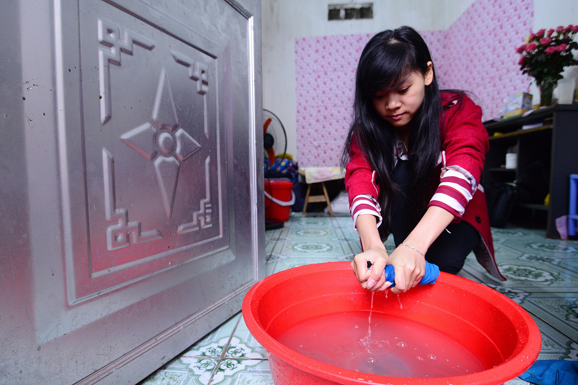 Cuoc song xao tron trong tiet troi nom am hinh anh