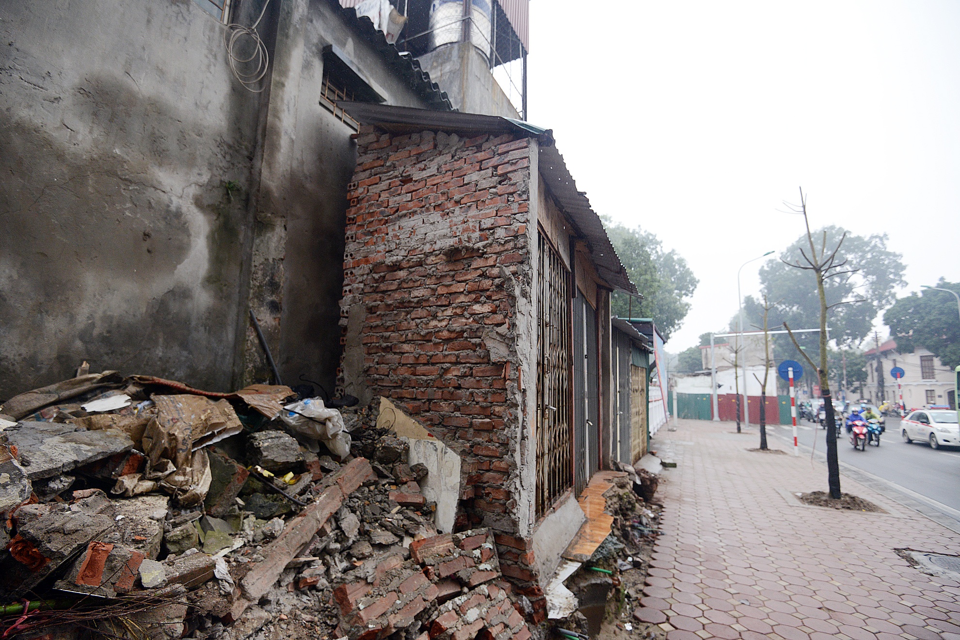 Nha ky di moc hai ben duong nghin ty hinh anh