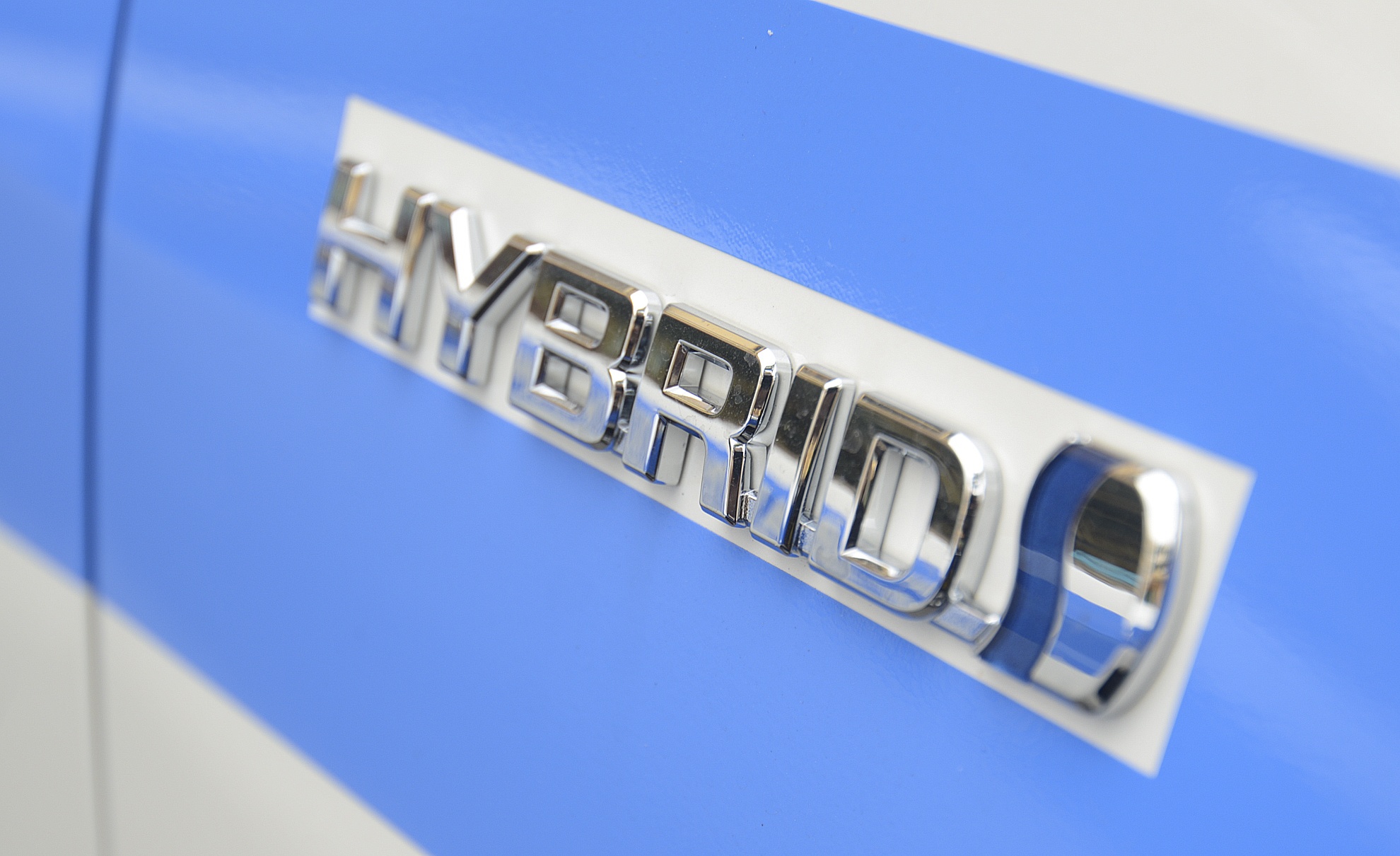 44 xe Toyota hybrid đợt này là loại xe được chế tạo để kết hợp động cơ xăng và động cơ điện một cách hợp lý, cải thiện mức tiêu hao nhiên liệu, gia tăng sức mạnh… Đây là sản phẩm áp dụng những công nghệ tiên tiến, thân thiện với môi trường.