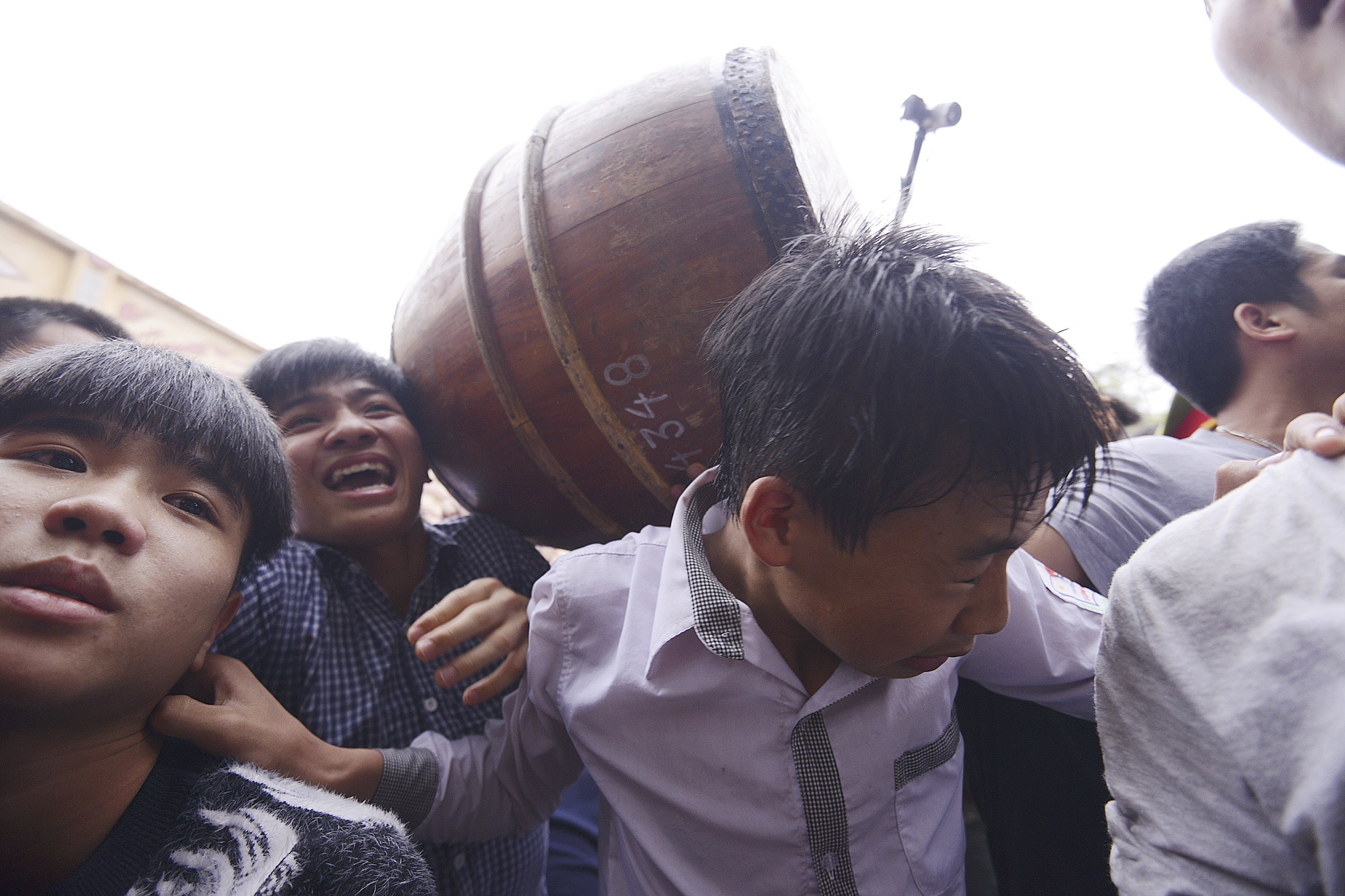 Tranh cuop hon loan tai le hoi Son Dong hinh anh