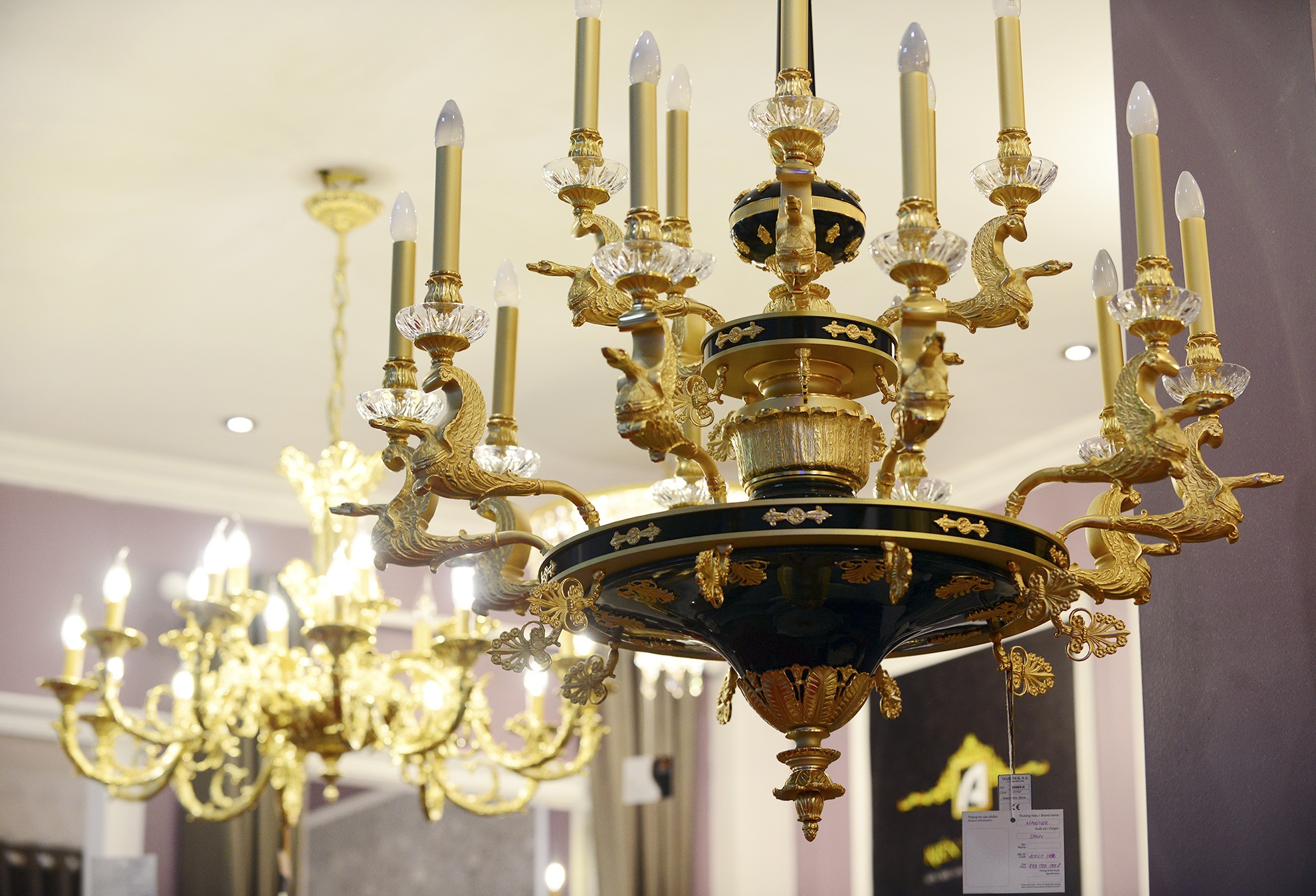  Gần 900 triệu đồng. 