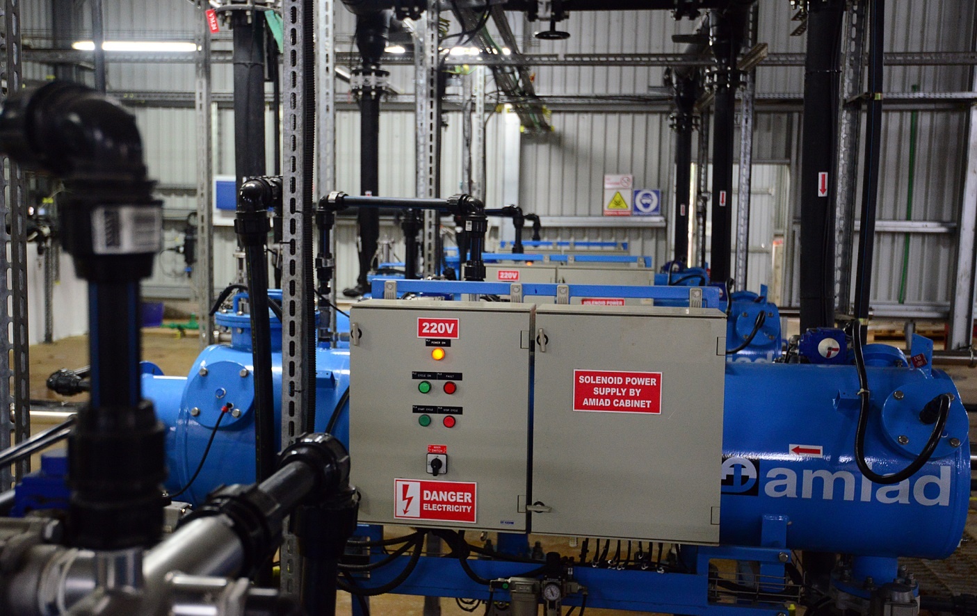 Hệ thống lọc nước hiện đại của nhà máy nước sạch Amiad ở cụm trại số 1 - Trang trại bò sữa TH.