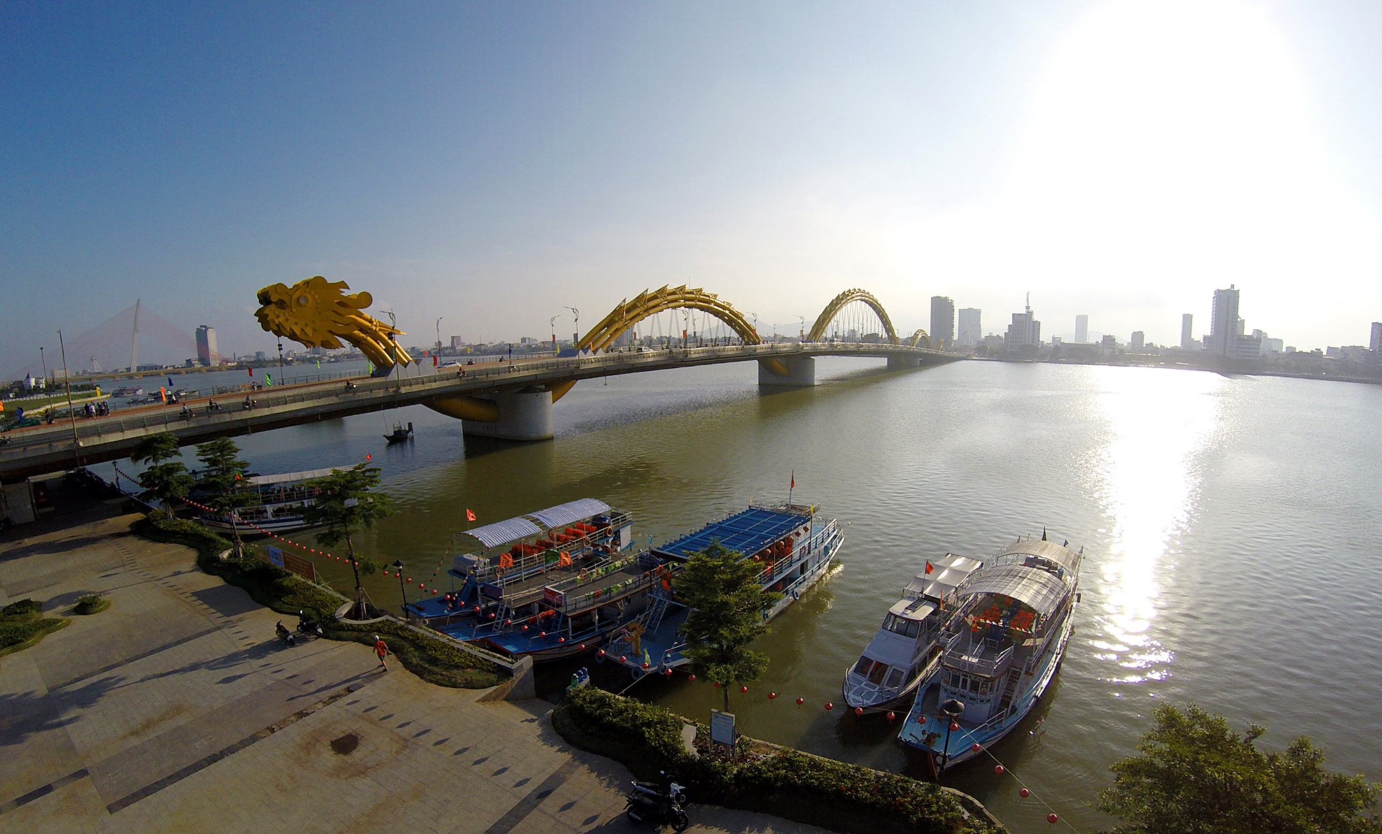 Nhung cay cau dep nhat Da Nang nhin tu camera bay hinh anh