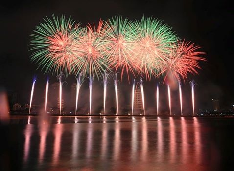 Man trinh dien cua quan quan, a quan phao hoa Da Nang 2015 hinh anh