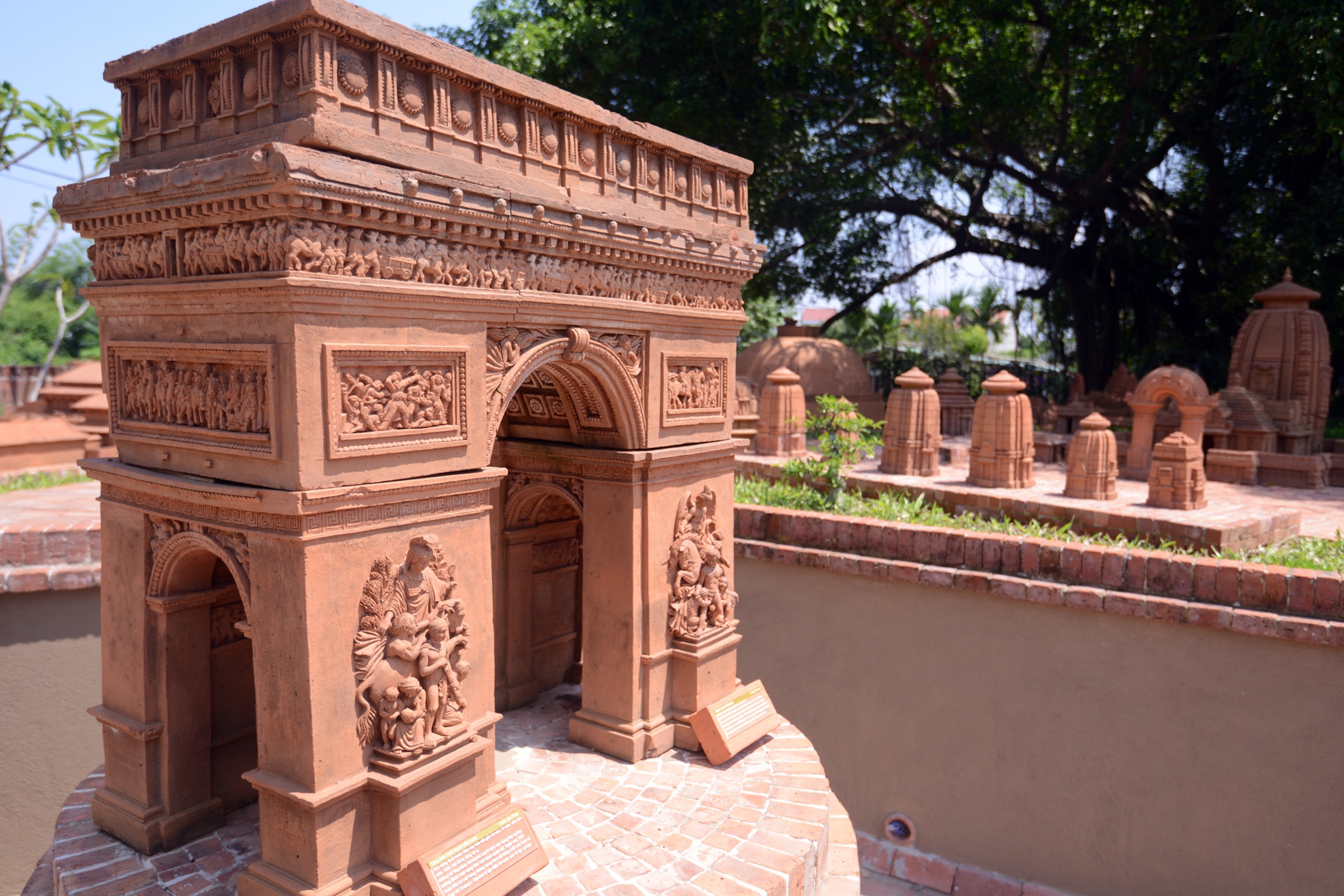 Hang loat cong trinh noi tieng the gioi xuat hien tai VN hinh anh