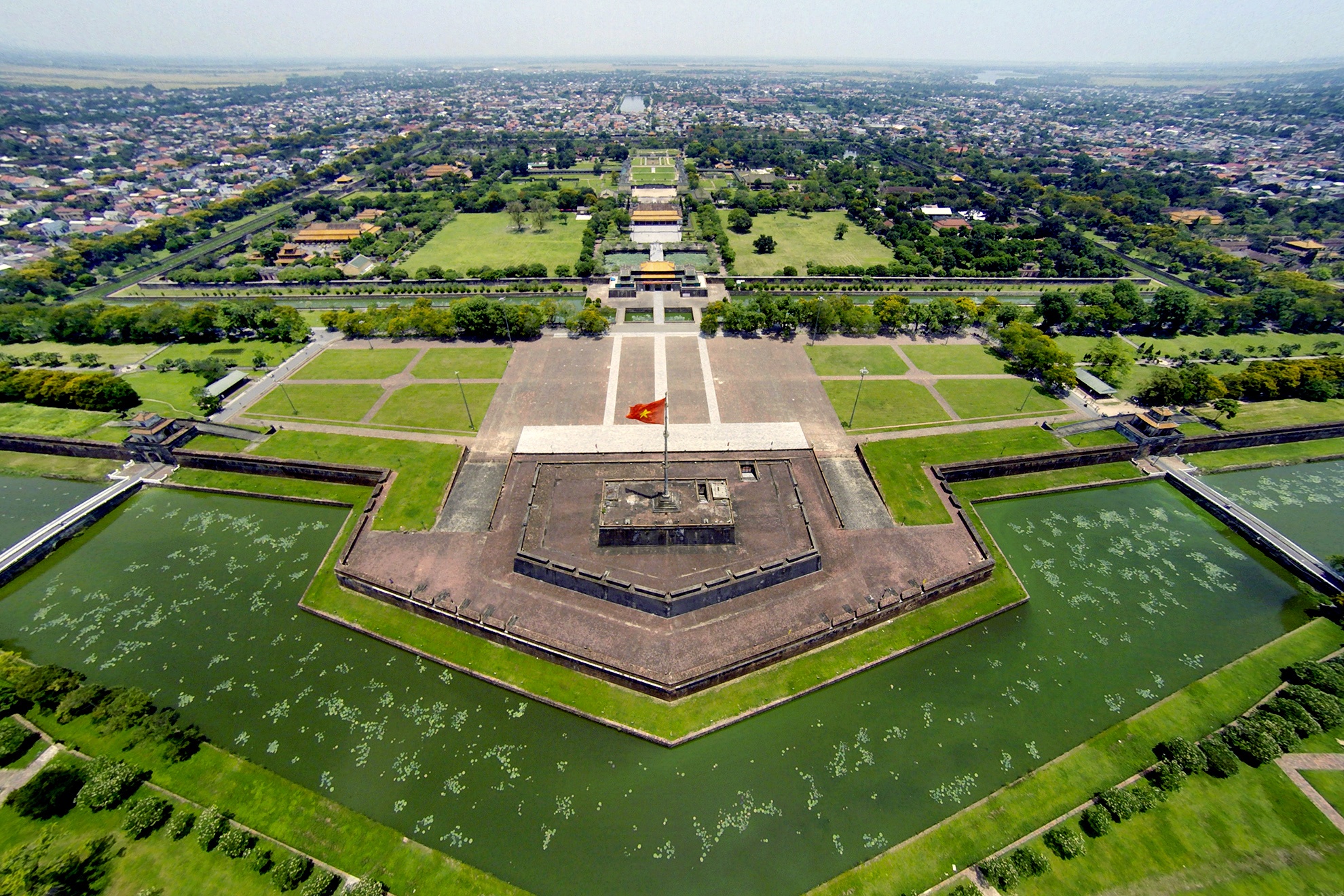 Kinh thanh Hue nhin tu camera bay hinh anh