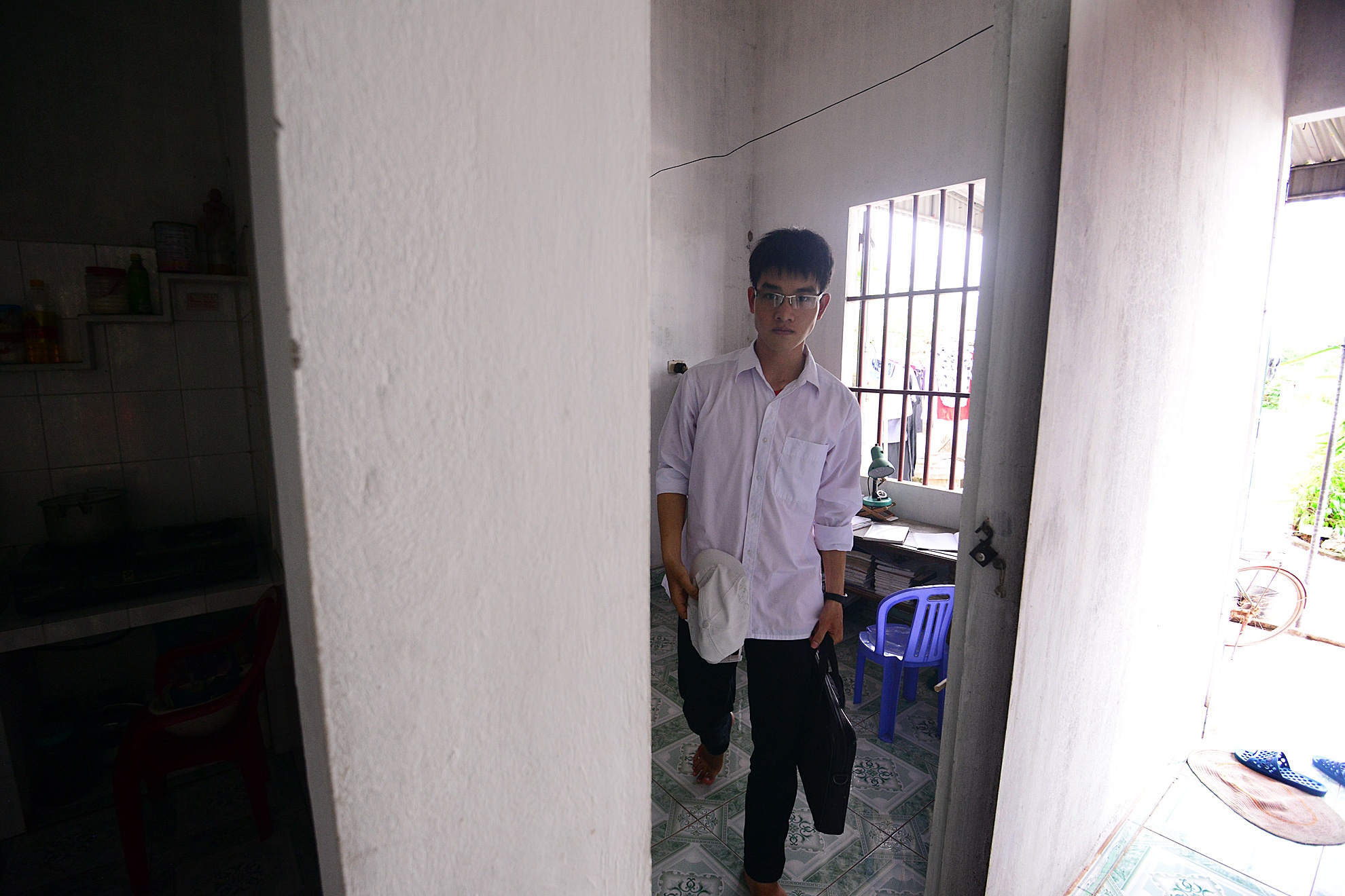 Thắng hiện là lớp trưởng12A1, trường THPT Bình Thanh, Kiến Xương, Thái Bình. Với danh hiệu thủ khoa, nam sinh đã xuất sắc đỗ vào khoa Khoa học Máy tính (ĐH Công nghệ, ĐH Quốc gia Hà Nội) với điều kiện phải thi đỗ tốt ngh.JPG