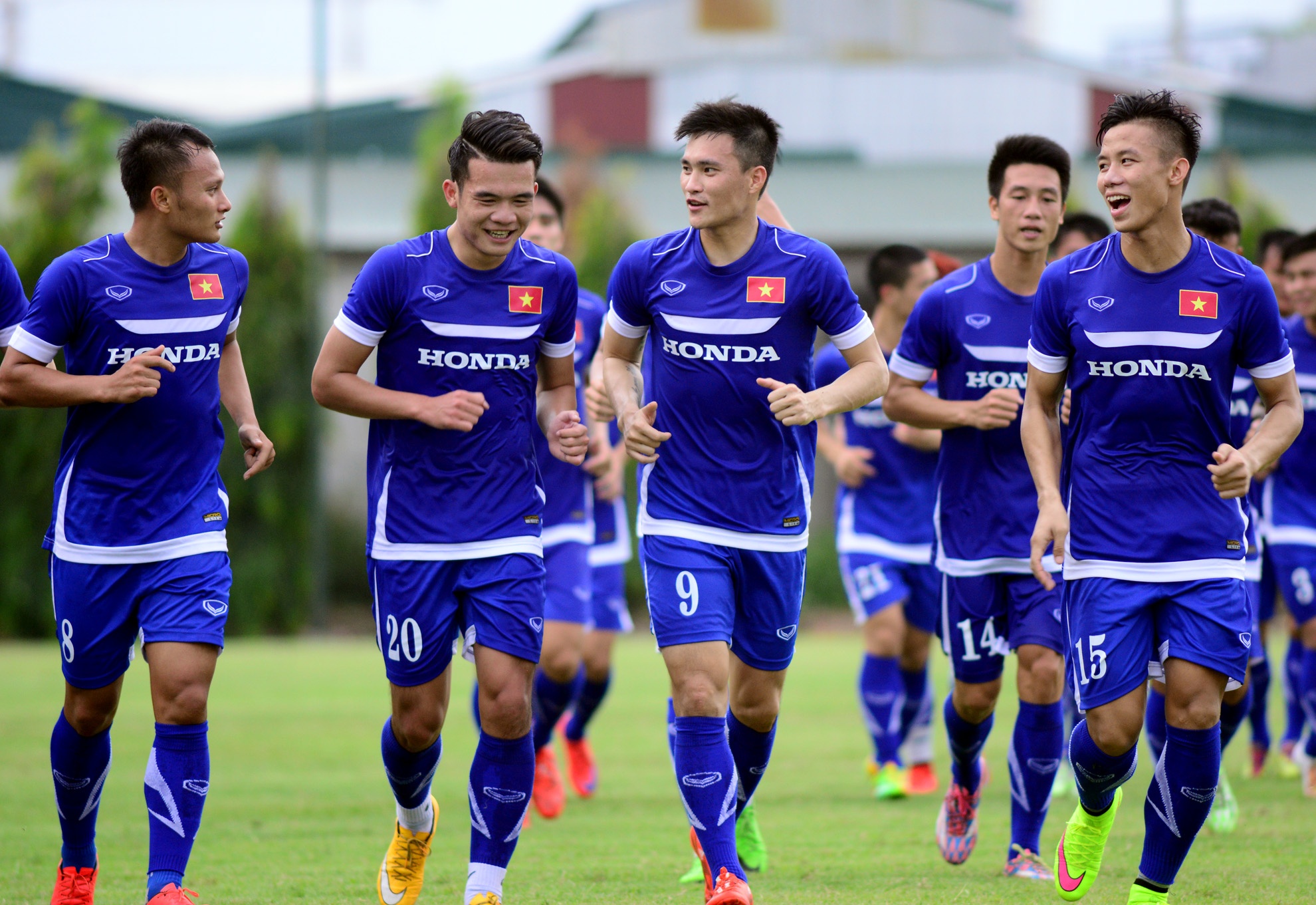 Tuyen VN thoai mai voi muc tieu choc thung luoi Man City hinh anh