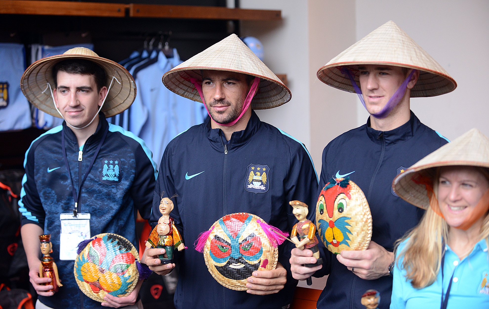 Thu mon tuyen Anh thich non la va chu teu Viet Nam hinh anh