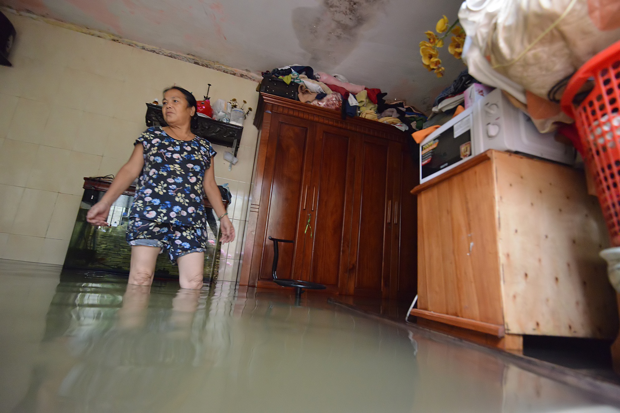  Nhà bà Nhâm (ngõ 140 Ngọc Lâm) bị ngập sâu gần 1 m. 