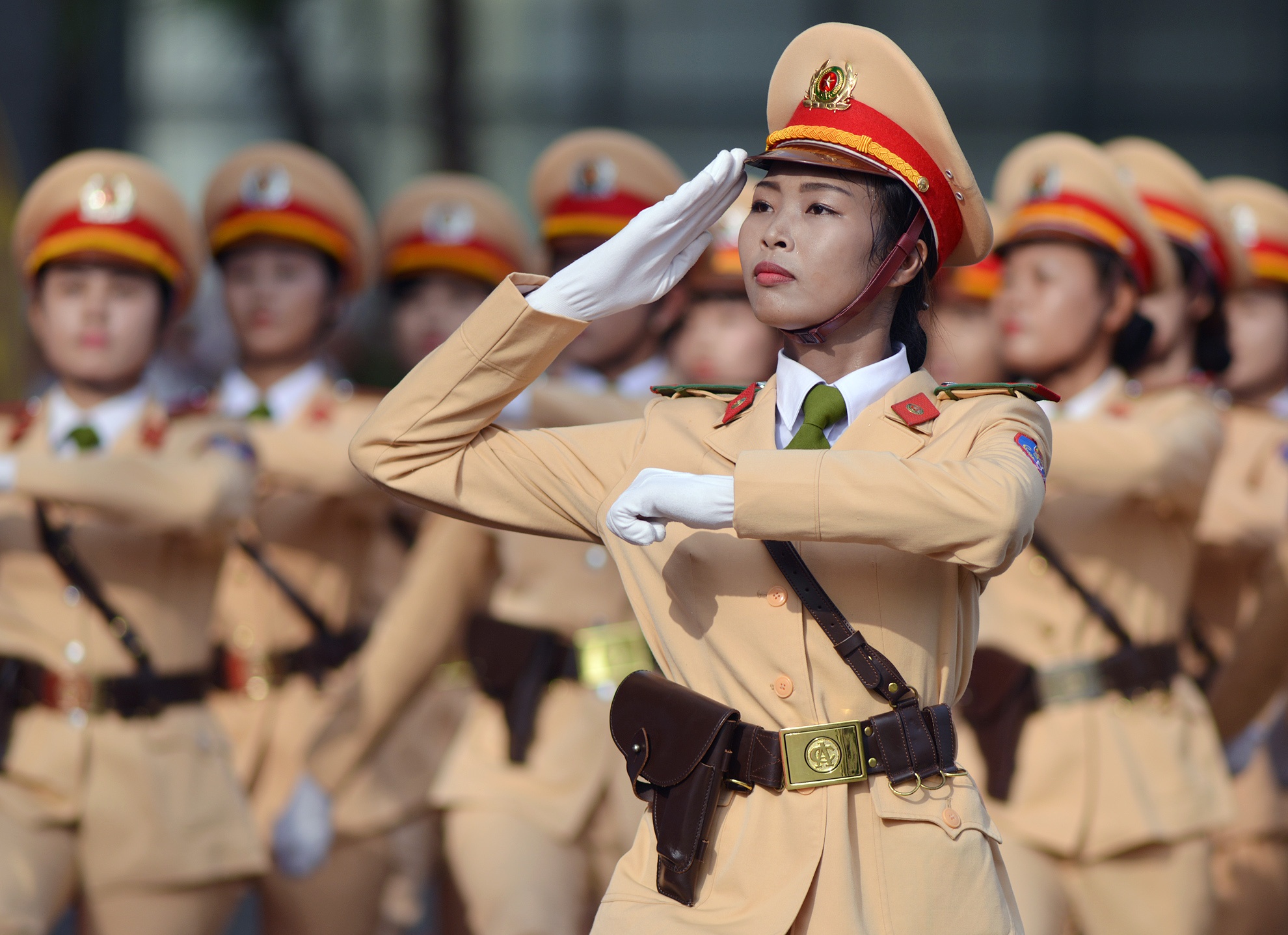 Sinh vien canh sat dieu binh chao nam hoc moi hinh anh